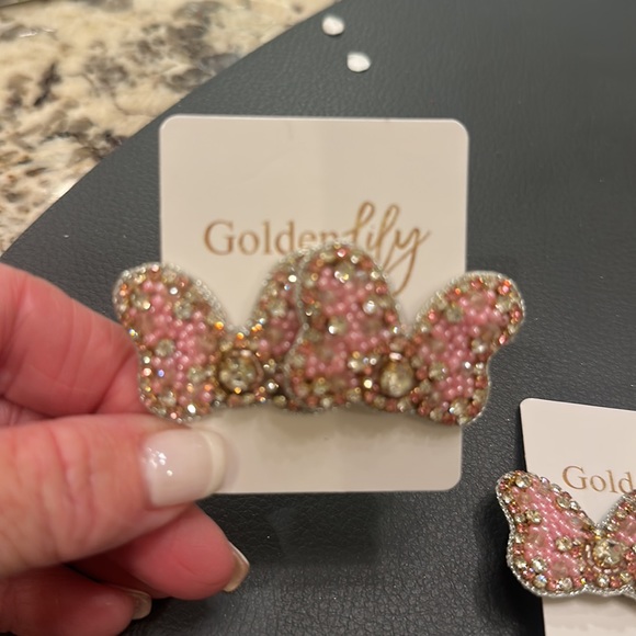 Golden Lily - Disney Bow with Rhinestone Stud Earrings - Pink BNWT - Picture 2 of 5